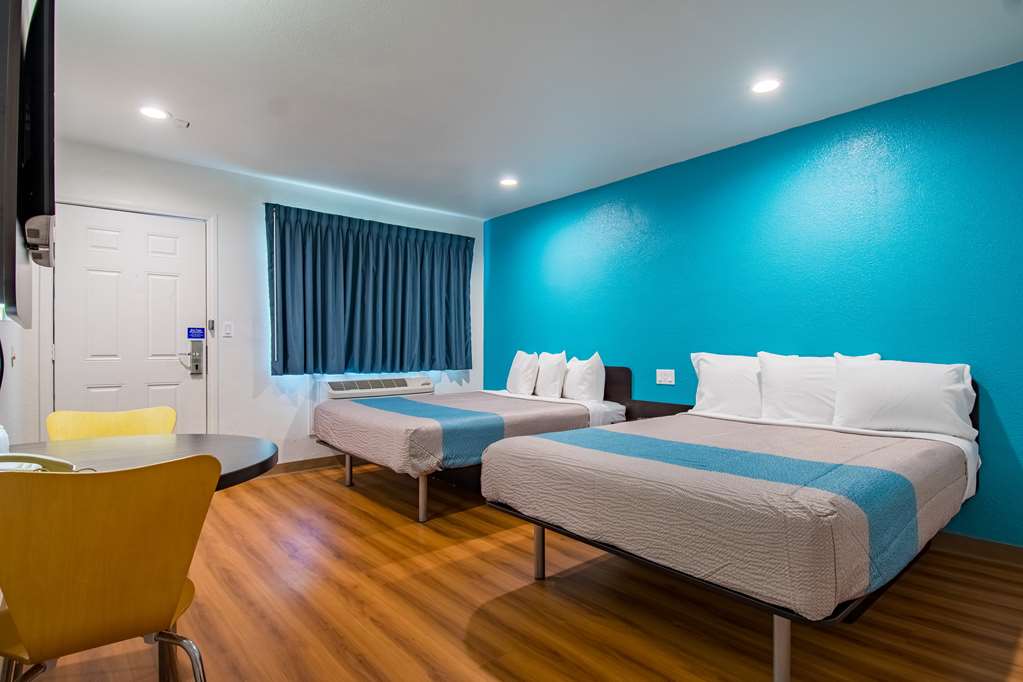 Motel 6 San Bernardino CA Downtown - photo 19