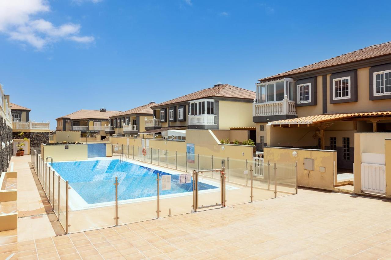 Medano Beach — 4-Star Luxury Hotel in Granadilla De Abona, Spain