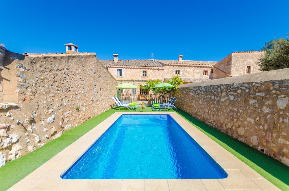 Finca Can Maria Costitx — 4-Star Luxury Hotel in Costitx, Spain