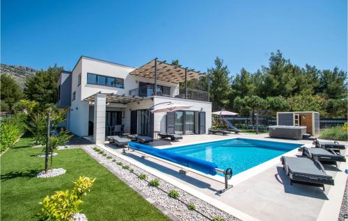 Cozy Home In Orebic With Jacuzzi — 5-Star Luxury Hotel in Orebic, Croatia