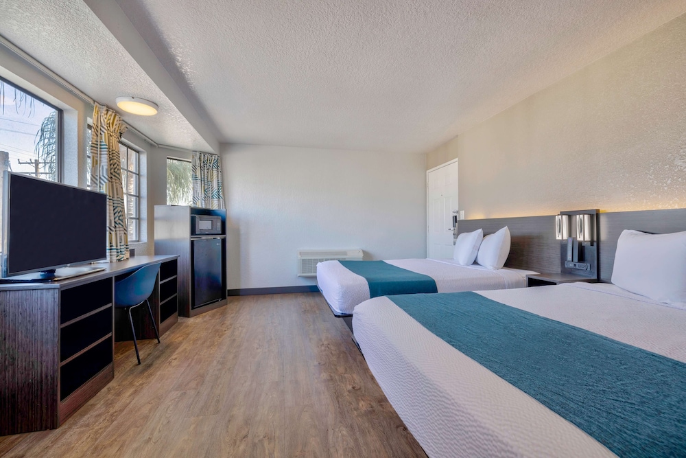 Motel 6 Anaheim CA Fullerton East - photo 18