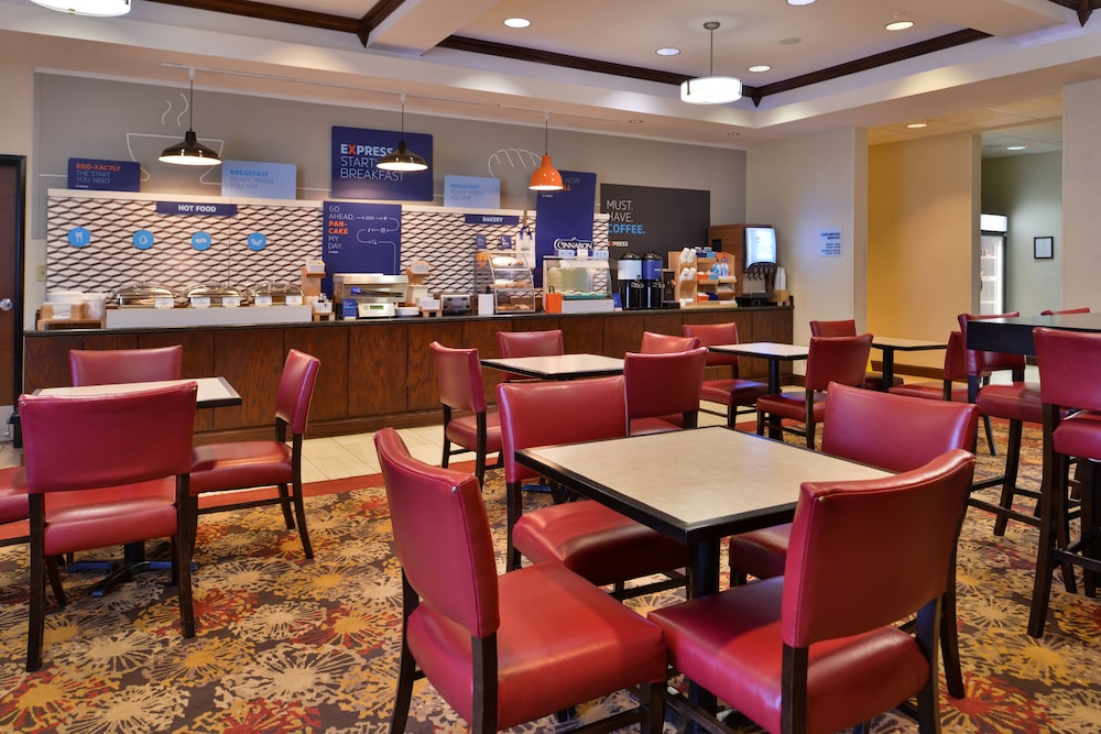 Holiday Inn Express Hotel & Suites Pittsburg by IHG - photo 58