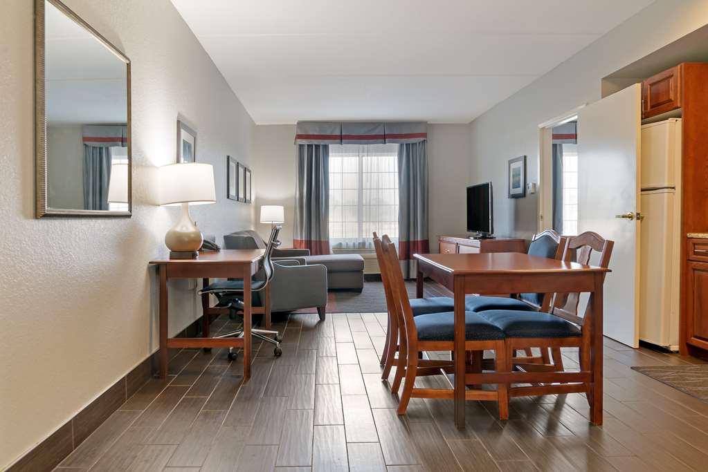 Best Western Executive Inn & Suites - photo 12