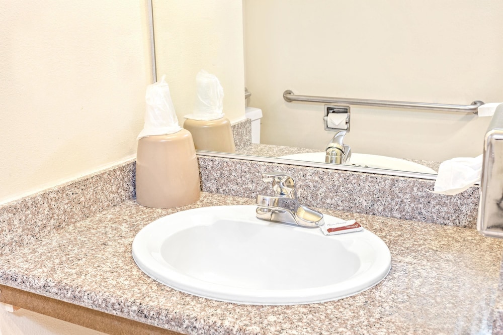 Vantage Point Inn Woodland Hills - photo 20