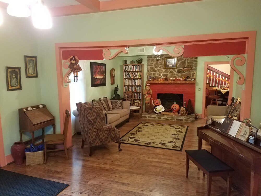 Ozark Country Inn - photo 4