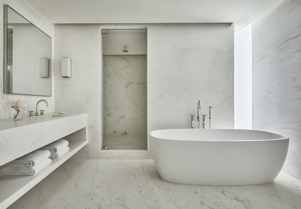 Four Seasons Hotel at The Surf Club - photo 52