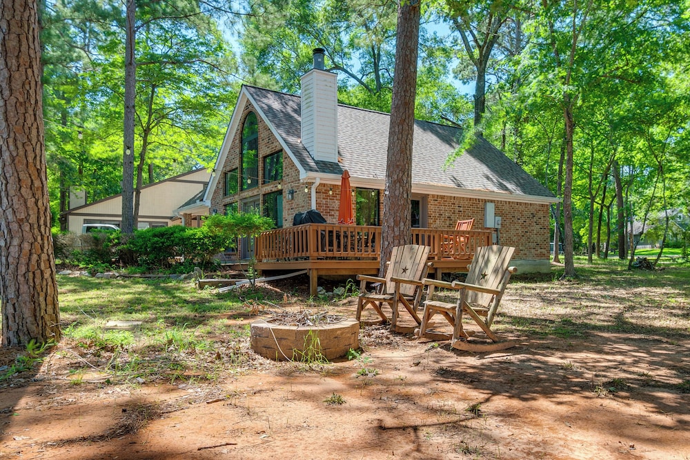 Cape Royale Home W Deck Walk To Lake Livingston 19742950 — Coldspring
