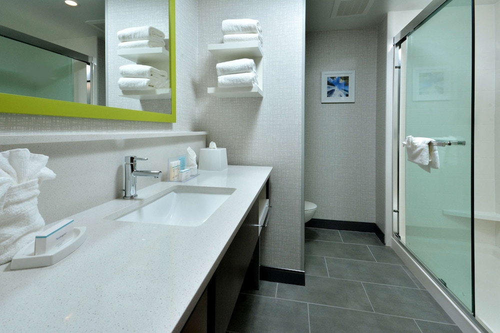 Hampton Inn & Suites by HIlton Charlotte North I 485 - photo 58