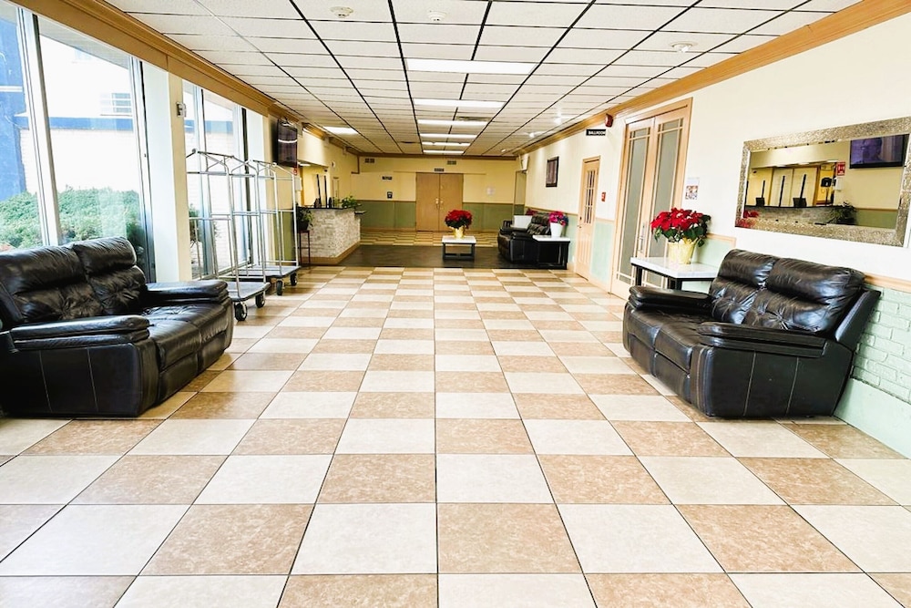 Buckeye Inn Express - photo 5