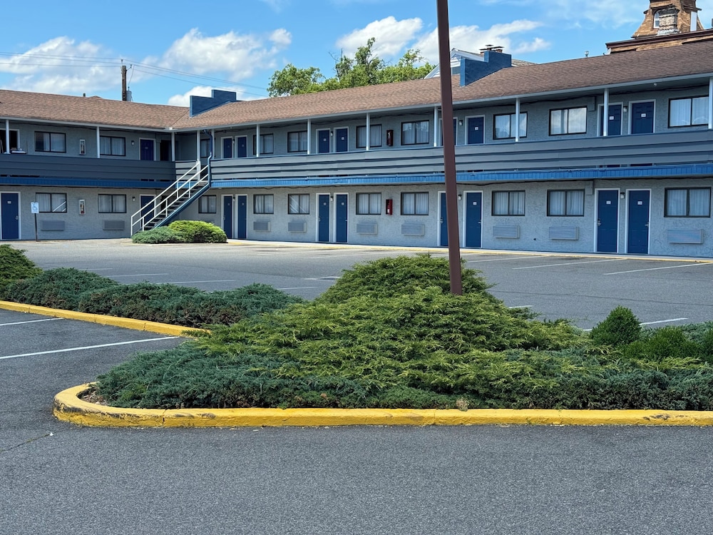 Ritz Motel - photo 16