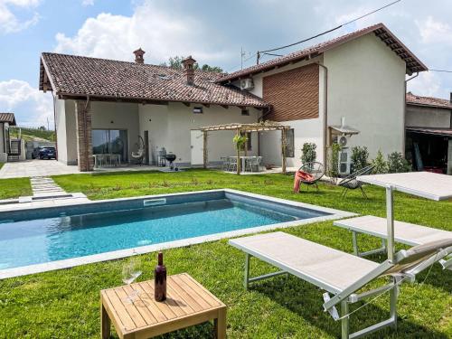 Holiday Home Cascina Luscai by Interhome — 4-Star Luxury Hotel in Novello, Italy