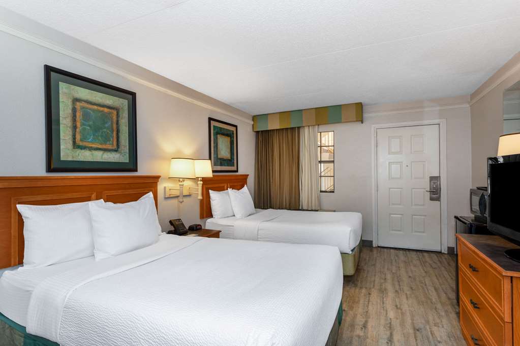 La Quinta Inn by Wyndham Tallahassee North - photo 52