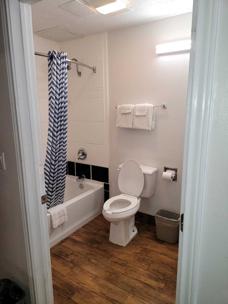 Texas Inn & Suites Raymondville - photo 40