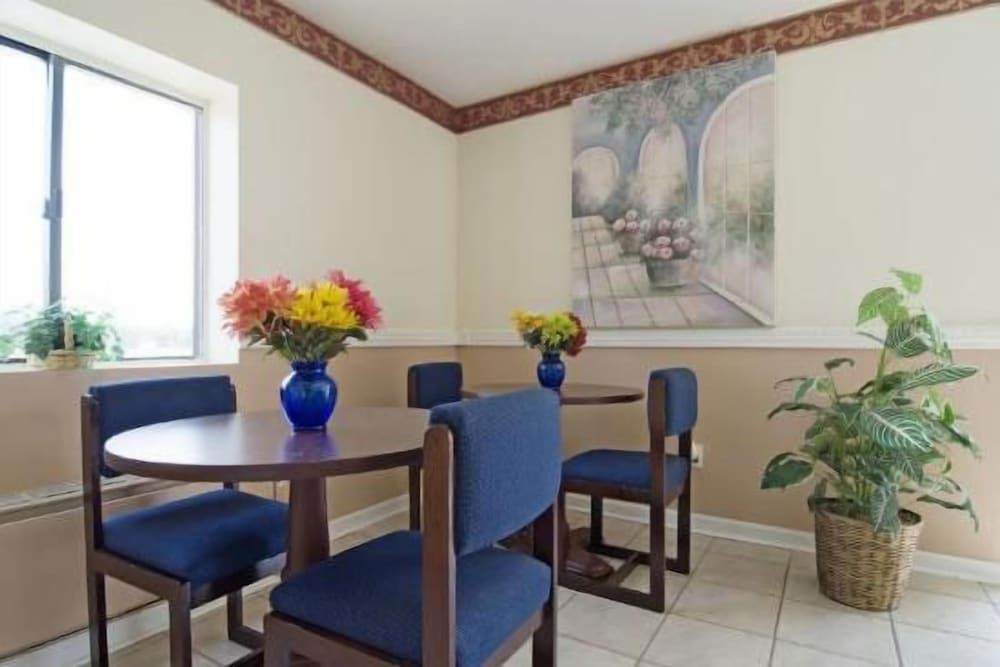Rodeway Inn Charlotte South - photo 13