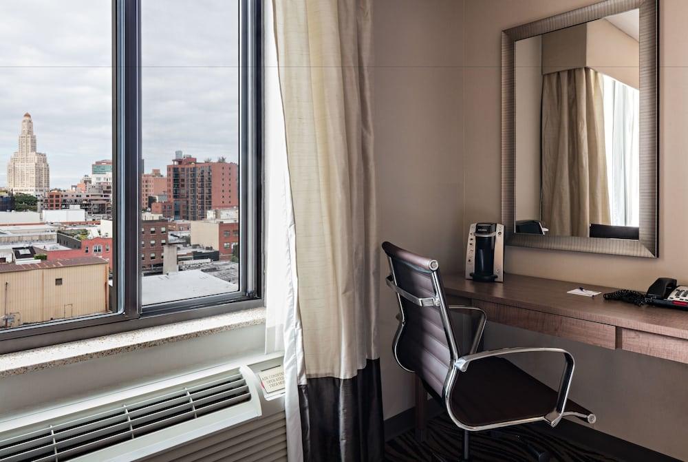 Holiday Inn Express New York Brooklyn - photo 17