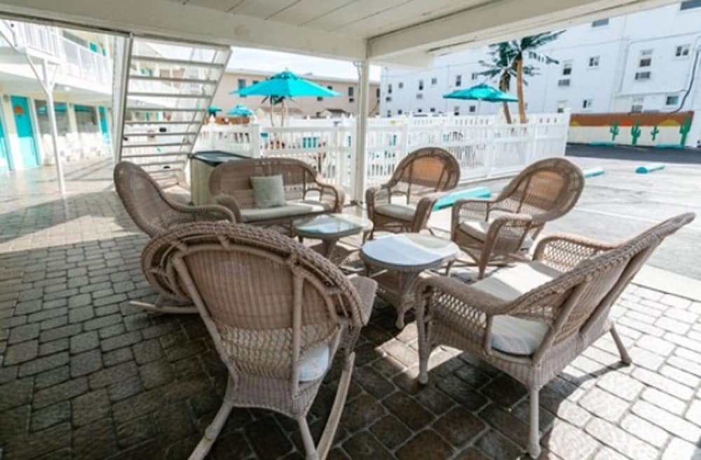 Aztec Motel - photo 35
