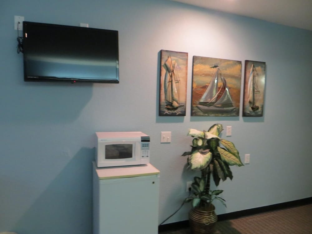 Patti's Inn & Suites - photo 9