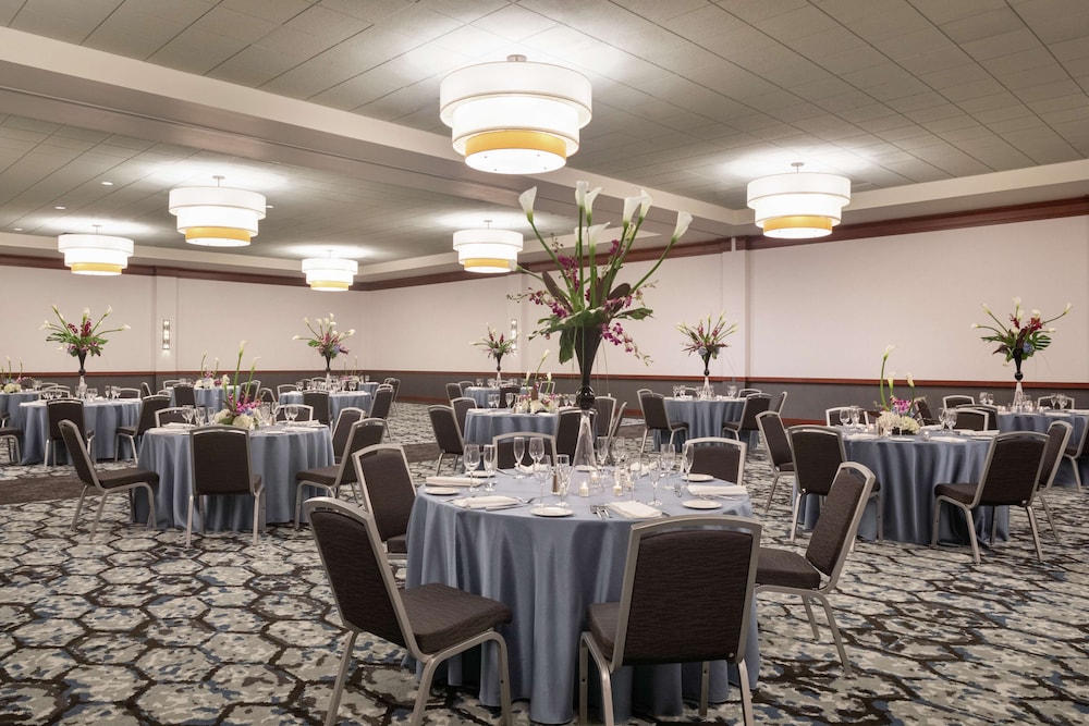 Hilton Garden Inn Troy - photo 51