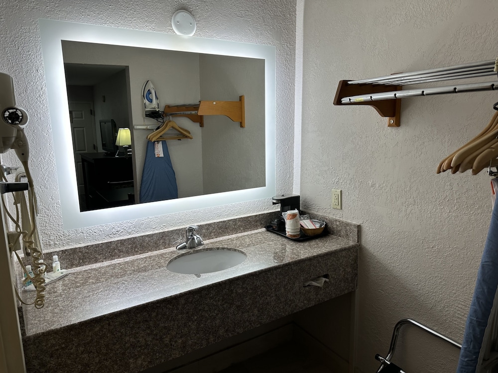 Quality Inn Ashland KY - photo 24
