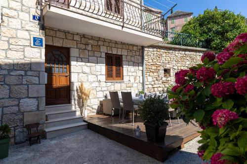 Holiday house Dolka — 4-Star Luxury Hotel in Postira, Croatia