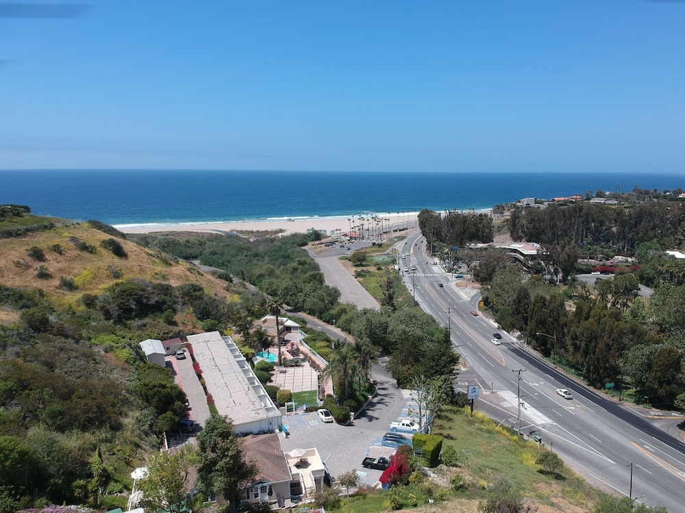 Malibu Country Inn - photo 59