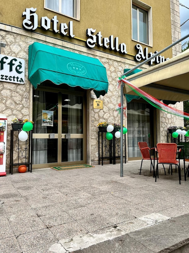 Hotel Stella Alpina — hotel in Villalago