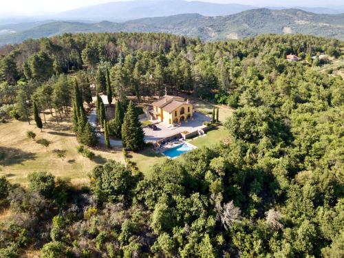 Villa Rondinocco — 4-Star Luxury Hotel in Civitella In Val Di Chiana, Italy