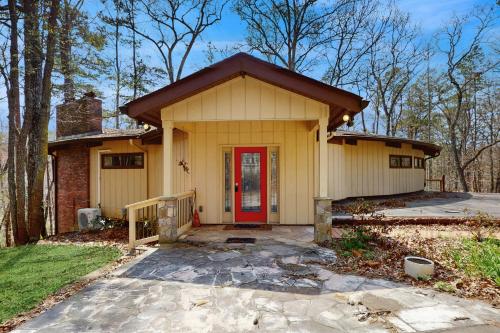 Red Fox Lair in Franklin, United States