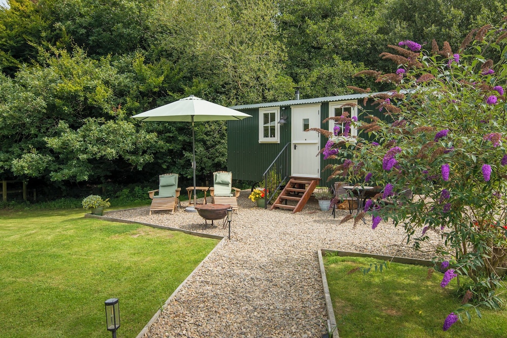 Collen - carbon neutral hotel in Llanarth