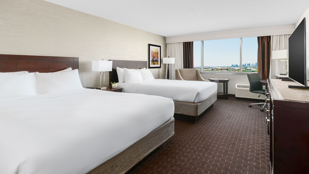 Crowne Plaza Phoenix Airport PHX by IHG - photo 18