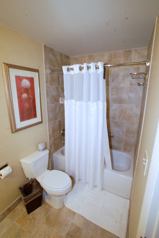 Doubletree by Hilton Hotel Fayetteville - photo 13
