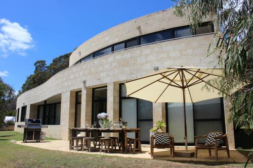 The Summer House Margaret River — 4-Star Luxury Hotel in Margaret River, Australia