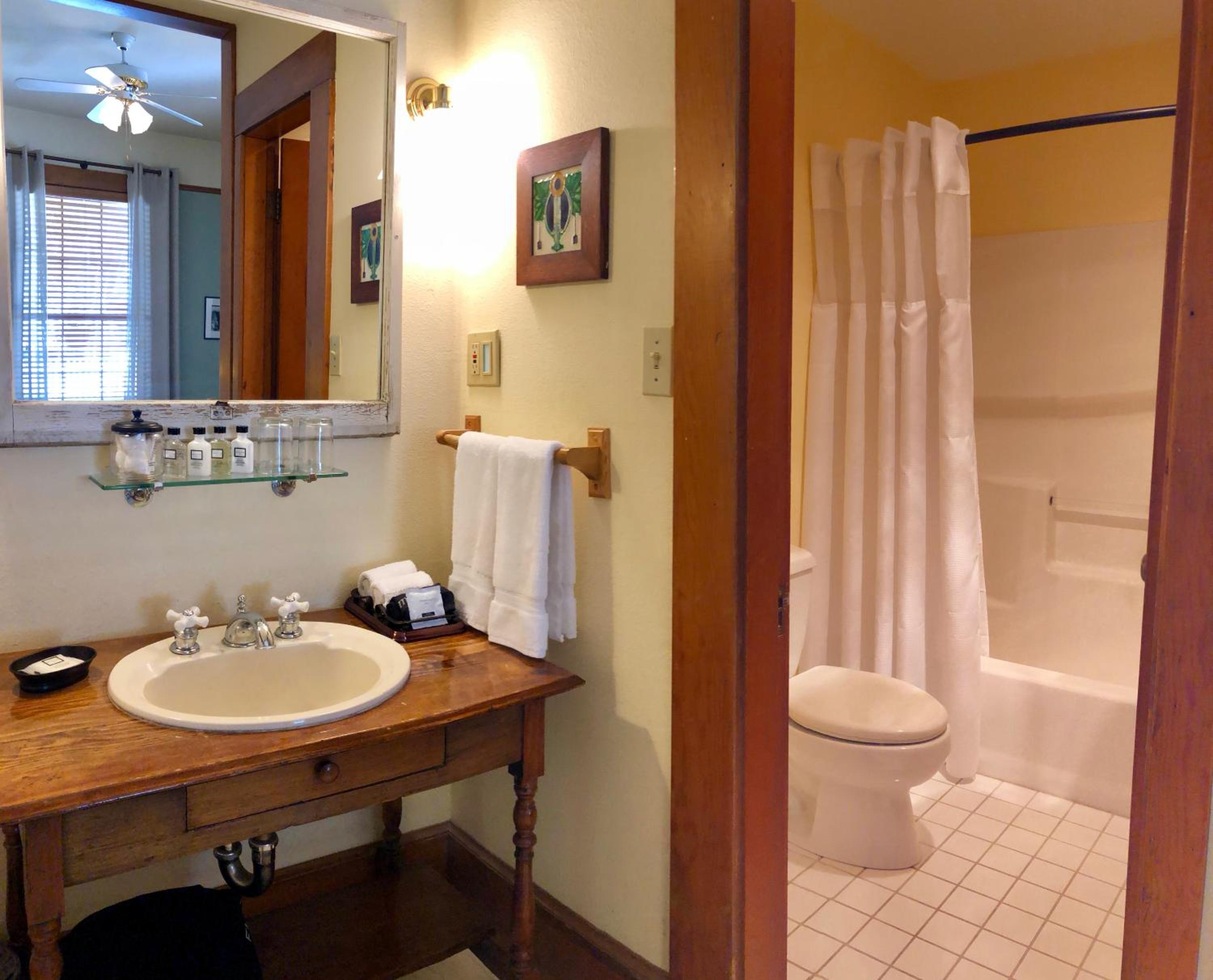 McCloud Hotel - photo 44
