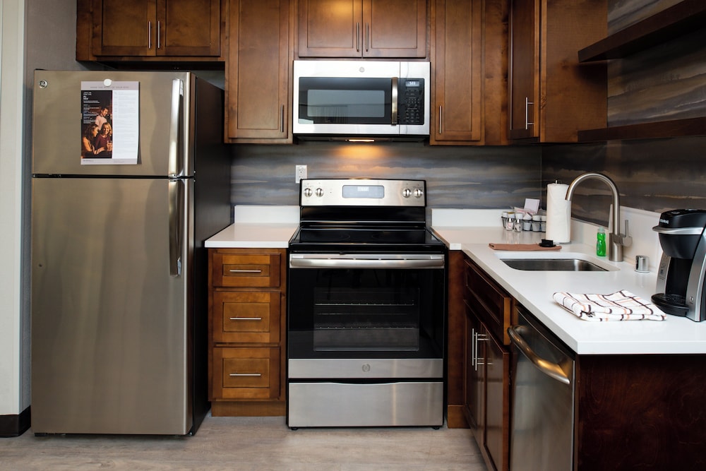 Residence Inn by Marriott Visalia - photo 10