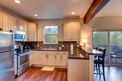 Crossroads Townhome 681B - photo 7