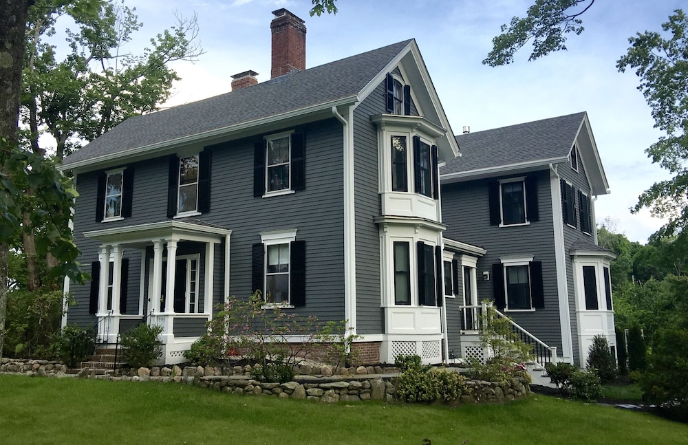 Hawthorne Inn — Concord