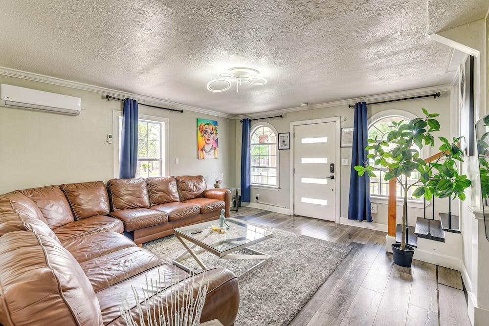 Walk to Shops & Dining: Modern Houston Apt — 4-Star Luxury Hotel in Houston, United States