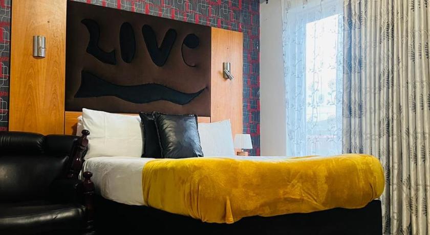 Parow city Star Legend Lodge