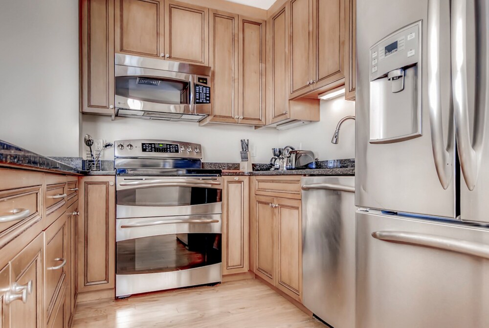 Longwood Towers Apartments - photo 11