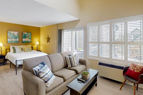 Condo 816 at North Creek Resort in Collingwood, Canada