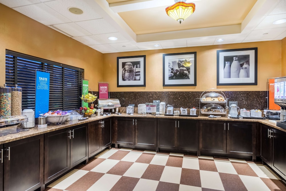 Hampton Inn Clifton Park - photo 30
