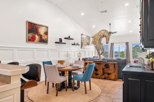 The Oasis on Lake Hamilton with Pool in Hot Springs, United States