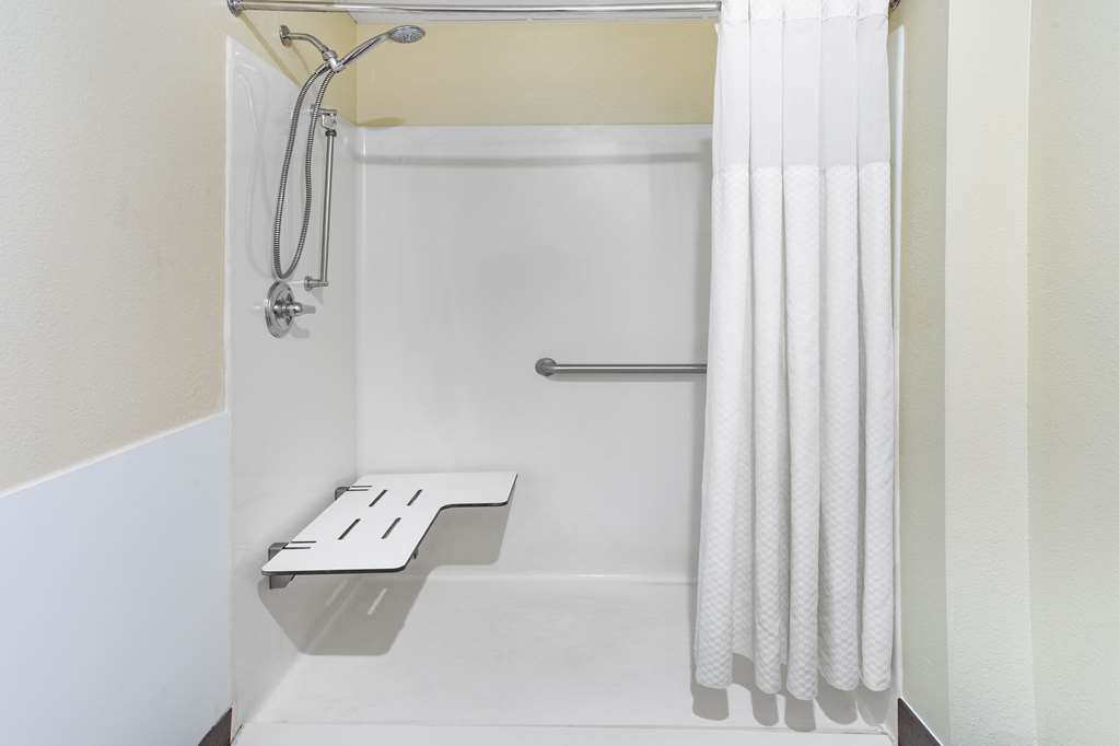 Emmetsburg Hotel and Suites - photo 21
