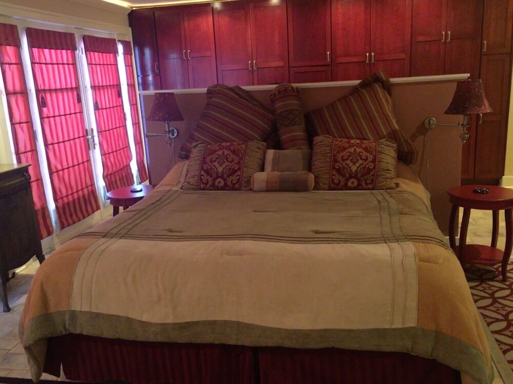 The Villa Bed & Breakfast - photo 25
