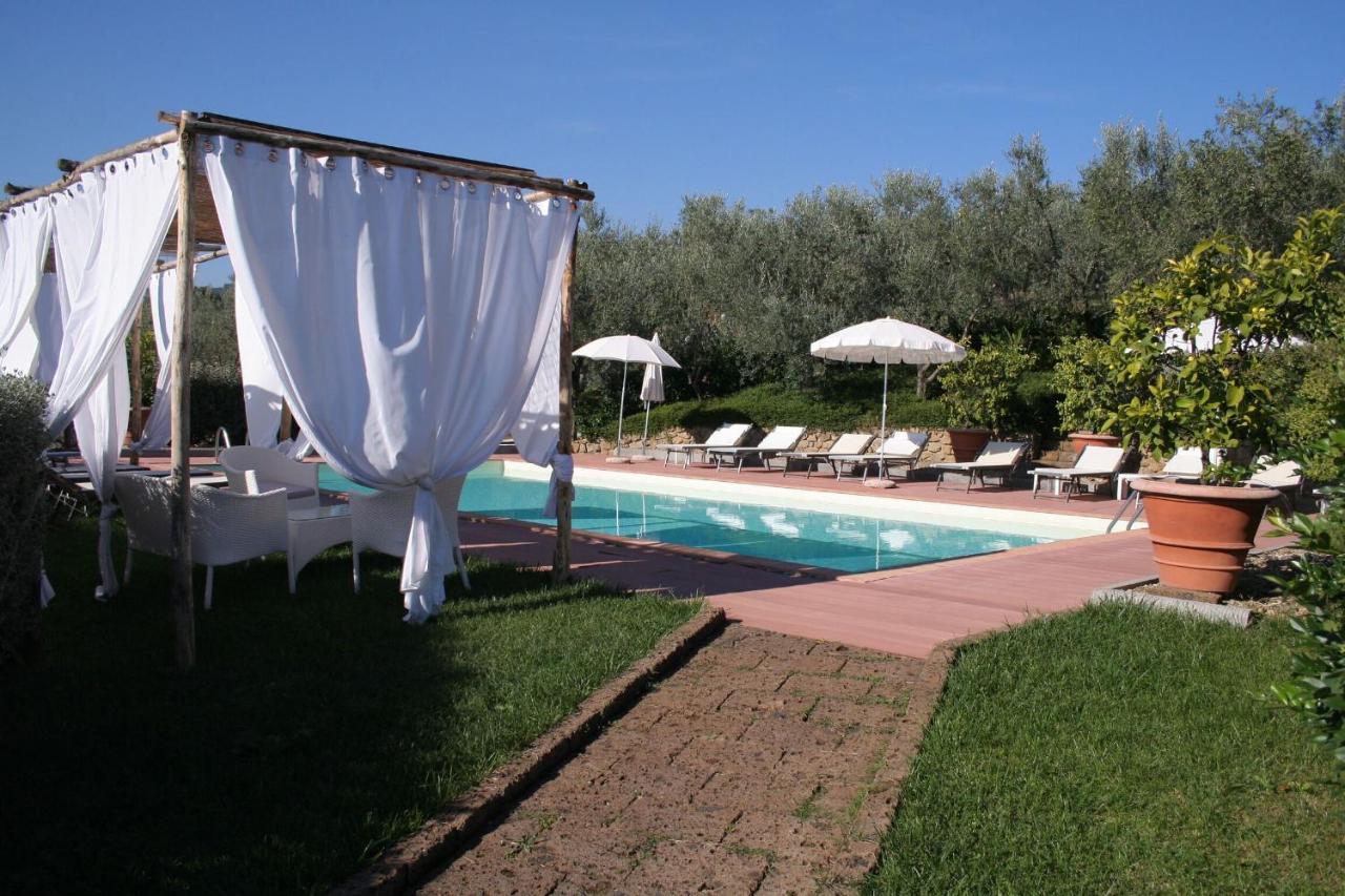 Italian Experience Il Fienile Holiday Home — 4-Star Luxury Hotel in Lamporecchio, Italy