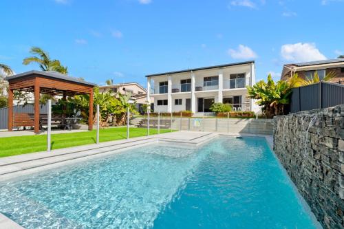 4 Bedroom Fabulous Home On Canal — 4-Star Luxury Hotel in Mooloolaba, Australia