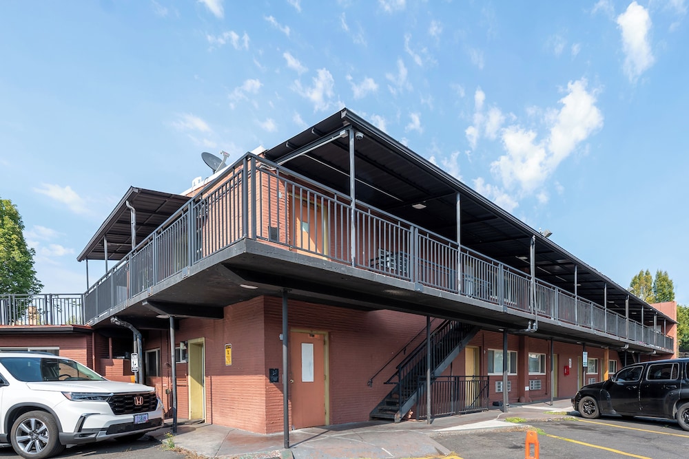 Banfield Studios By OYO Portland OR - photo 31
