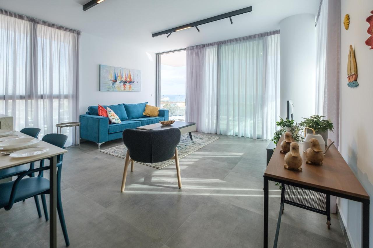 Gaia Seaview Apartment 2 — 4-Star Luxury Hotel in Larnaca, Cyprus