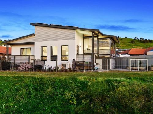 9 19 Troon Drive — hotel in Normanville