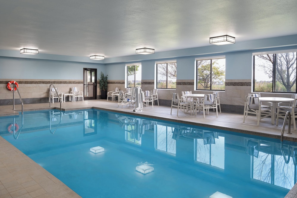 Holiday Inn Express Sheboygan Kohler by IHG - photo 44